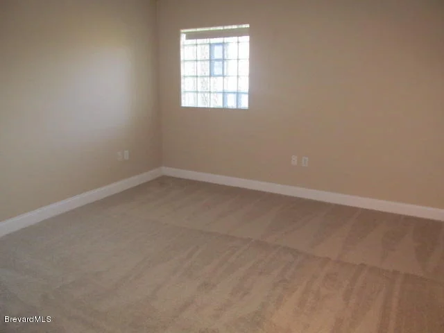 Photo of Unit 301 at 4975 NE Dixie Highway