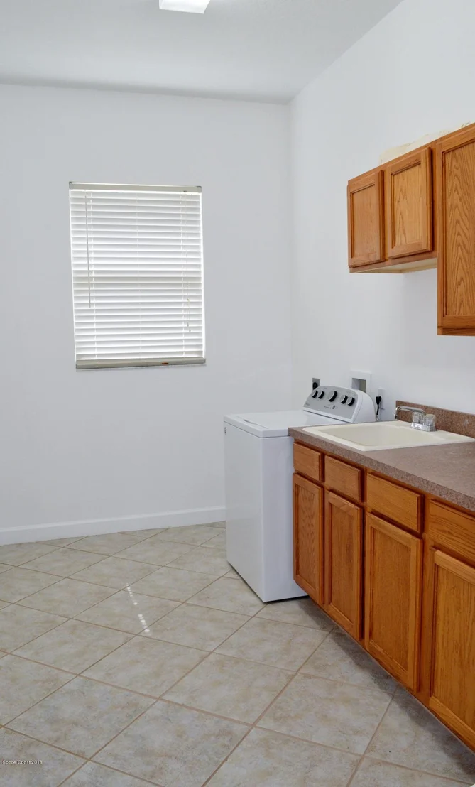 Photo of 6385 Anchor Lane