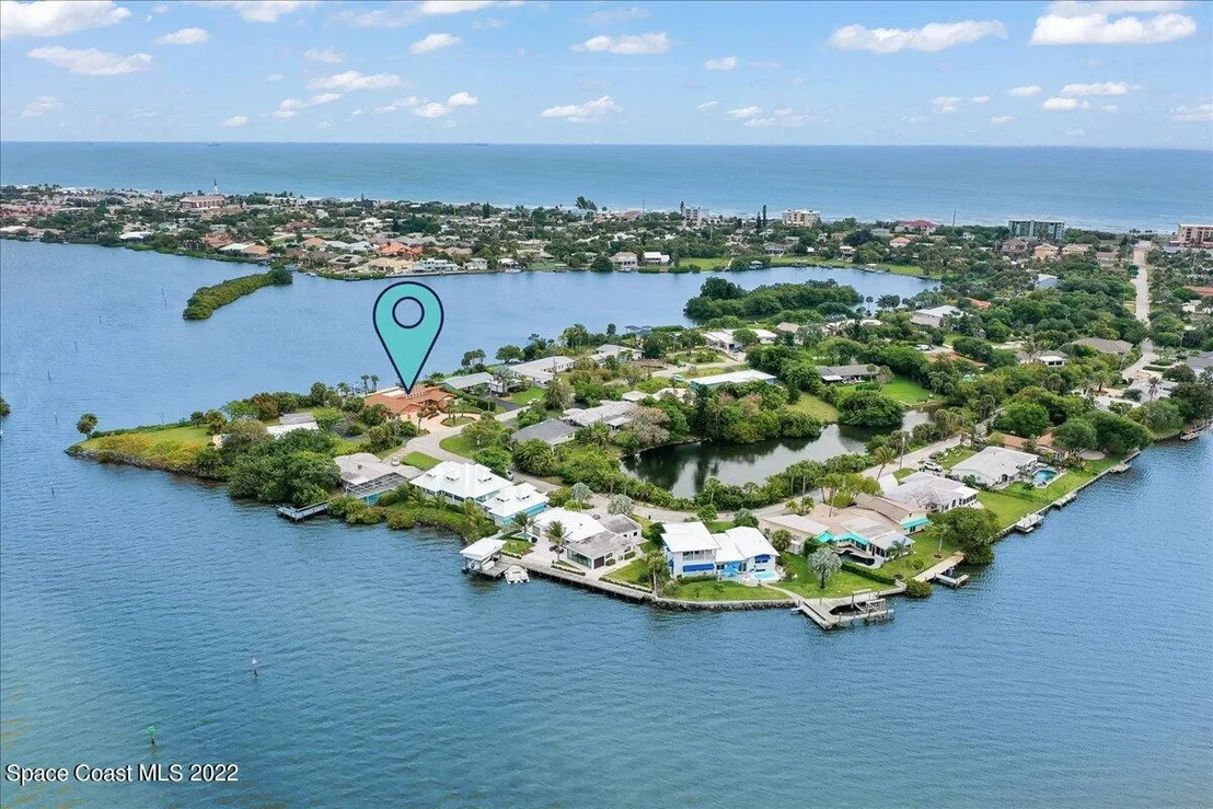 Photo of 83 W Bay Drive