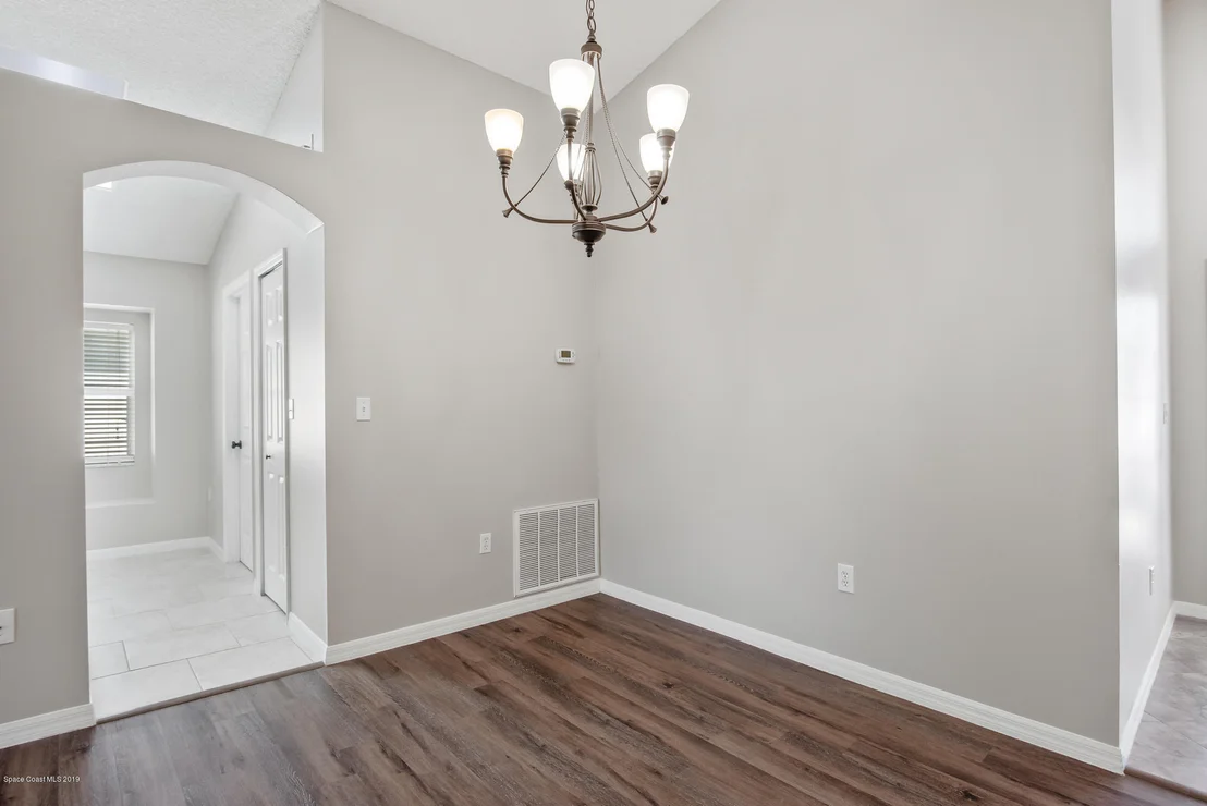 Photo of 1127 Pine Creek Circle NE