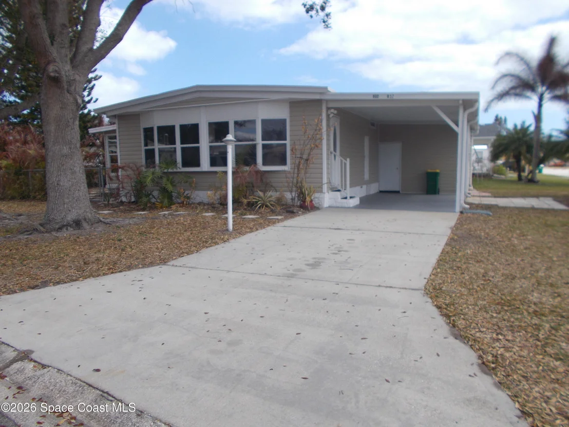 Photo of 932 Cashew Circle W