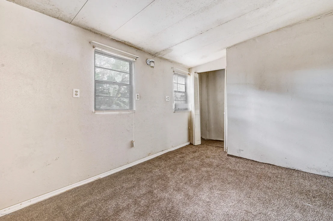 Photo of 6976 Ash Drive