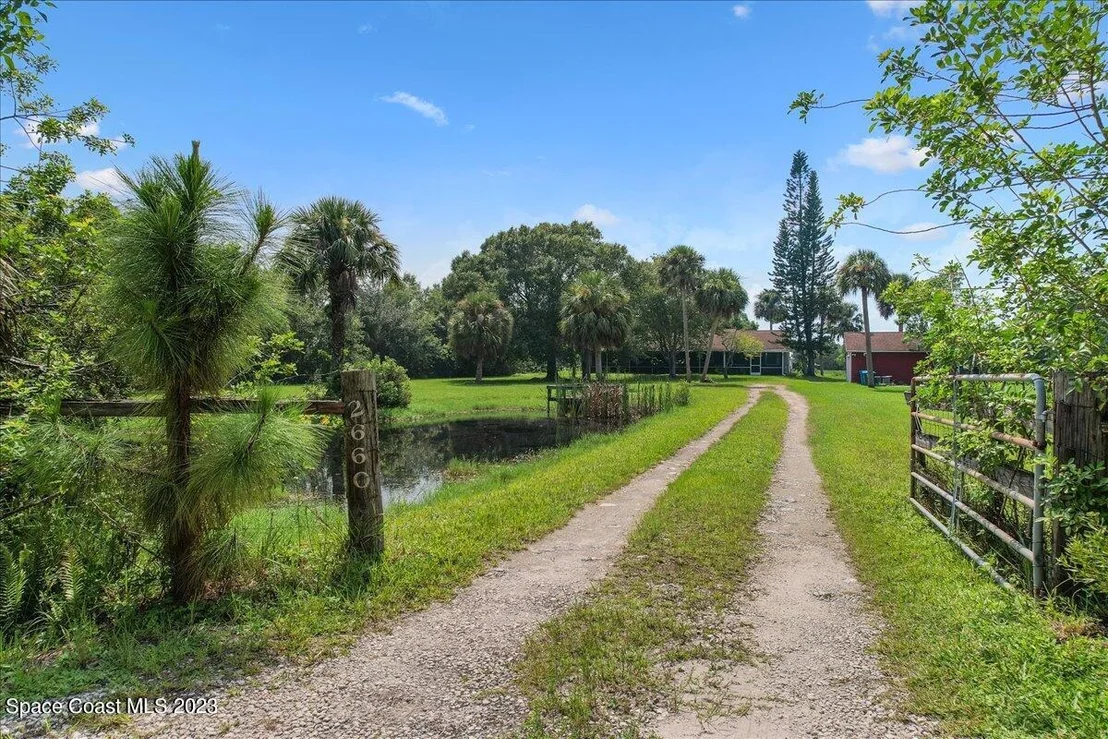 Photo of 2660 Weber Road