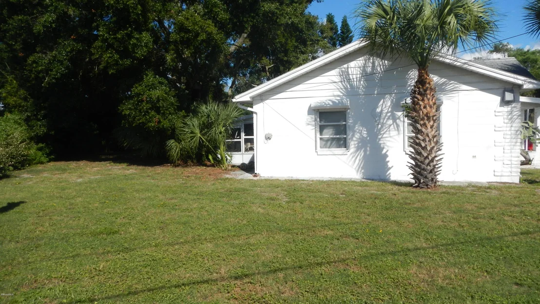 Photo of 860 Indian River Drive
