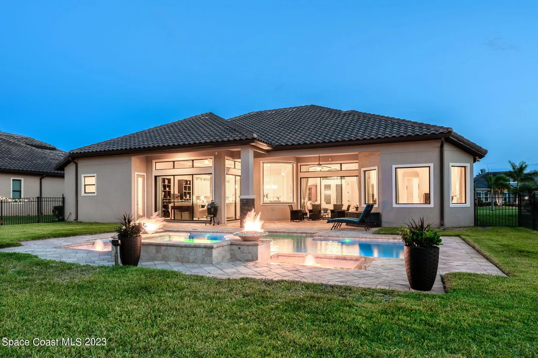 Photo of 814 Lorenza Place