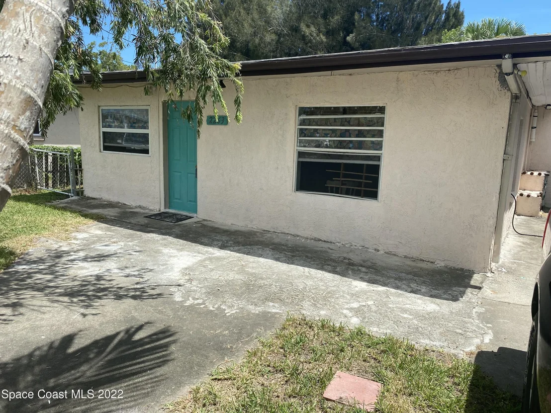 Photo of 2263 NE Monroe Street NE