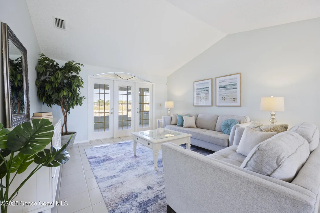 Photo of 897 Champion Drive NE