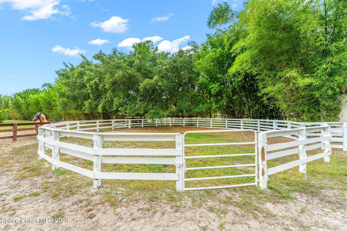 Photo of 2499 Hideaway Lane