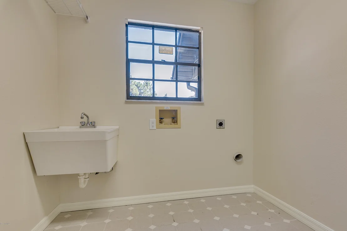 Photo of 4565 Lake Washington Road