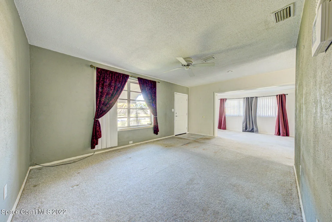 Photo of 325 Orchid Boulevard
