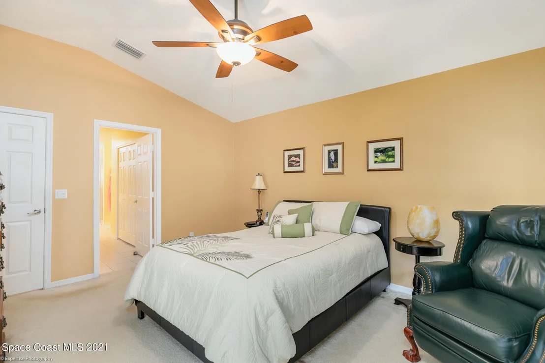 Photo of 829 Tavernier Circle NE