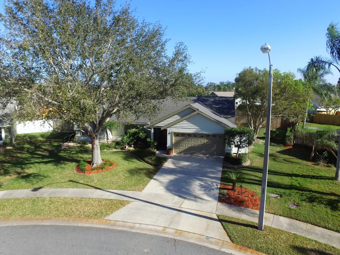 Photo of 1237 Lakeview Drive