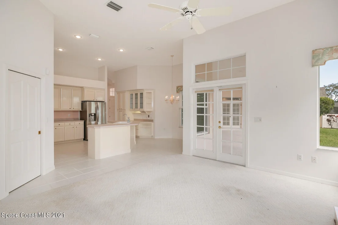 Photo of 476 Kimberly Drive