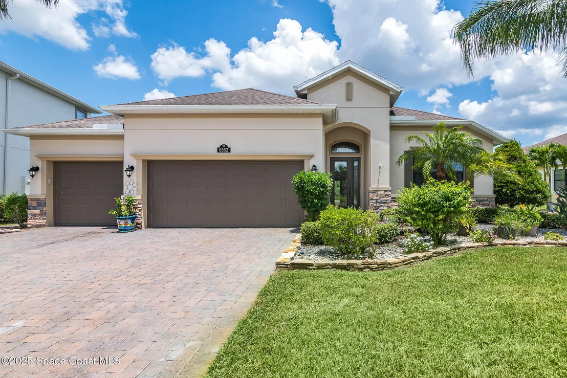 Photo of 8553 Drayton Circle