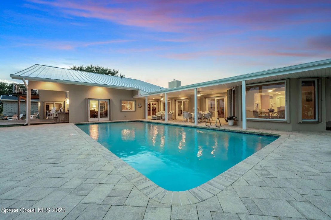 Photo of 751 Malibu Lane