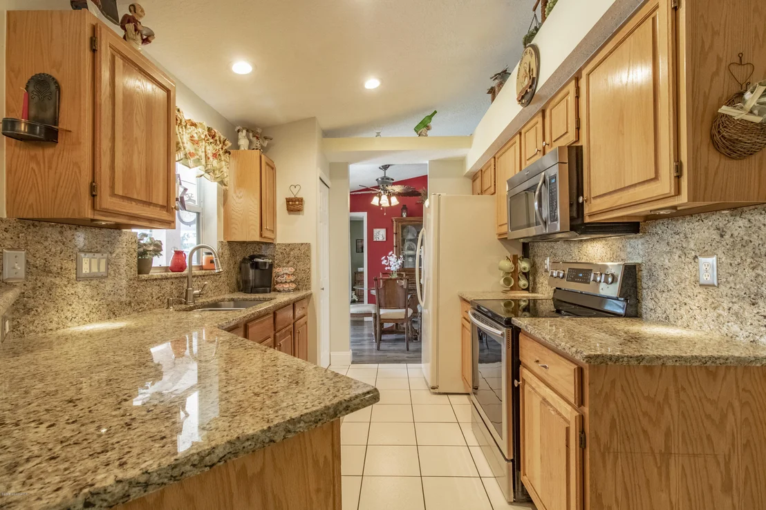 Photo of 6281 Golfview Avenue