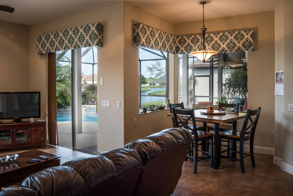 Photo of 2374 Botanica Circle