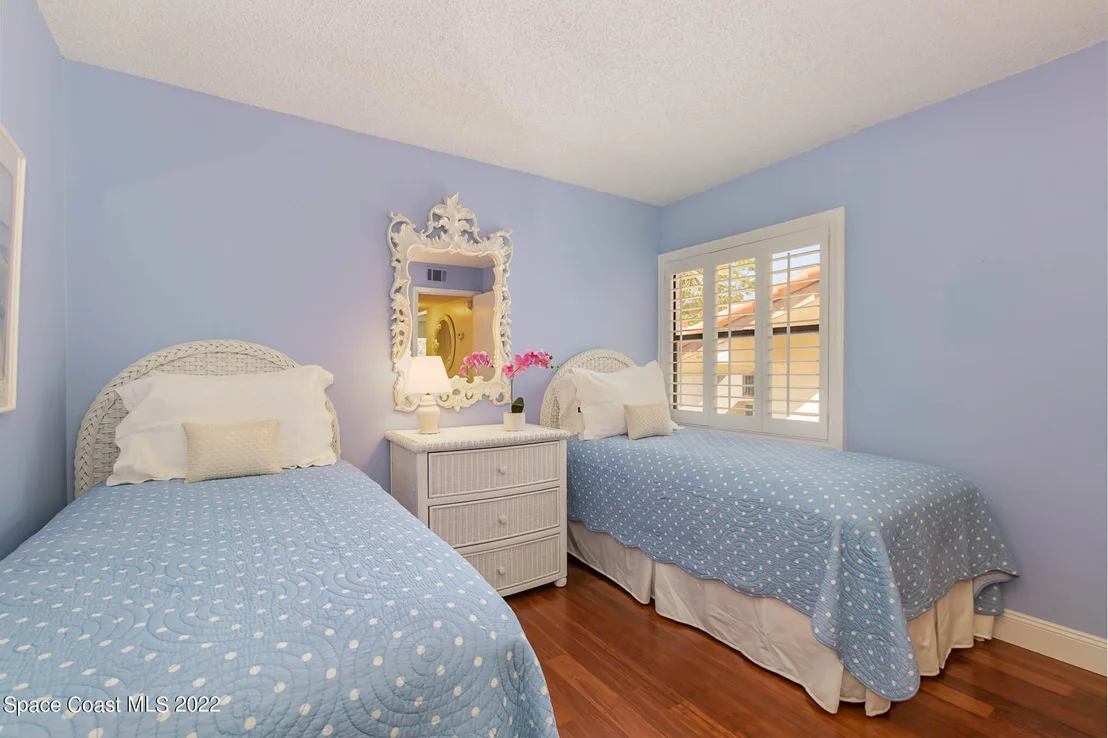 Photo of Unit 202 at 6068 Willowpointe Circle