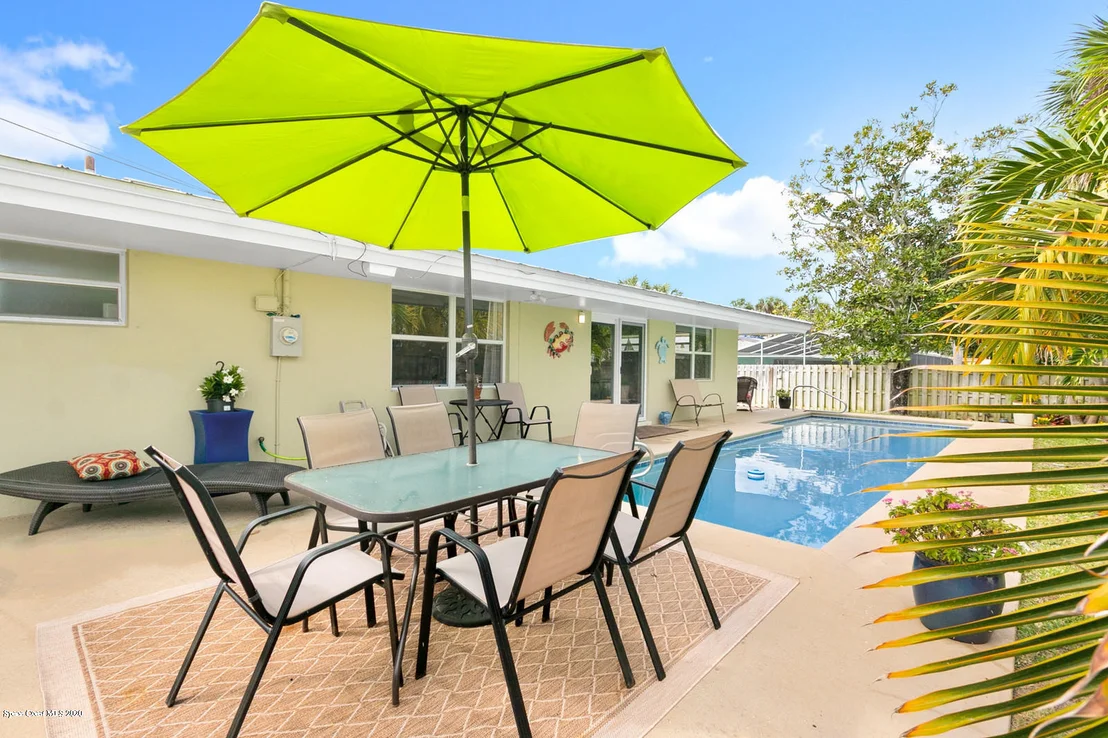 Photo of 570 Bahama Drive