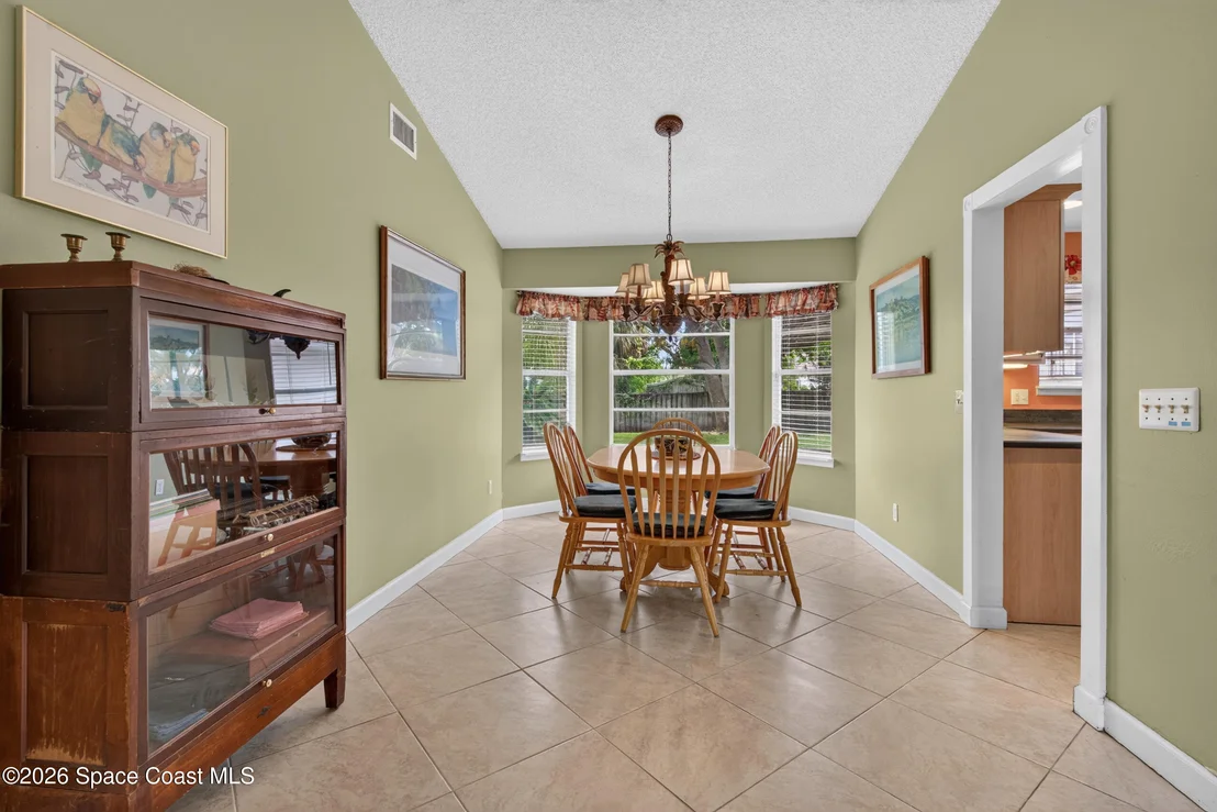 Photo of 621 Seven Gables Circle SE
