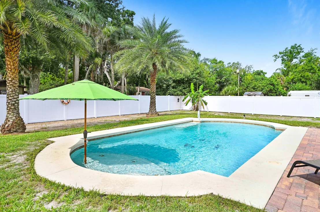 Photo of 2521 N Palm Drive N