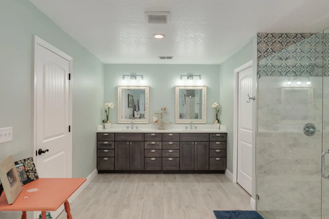 Photo of 905 Magnolia Drive