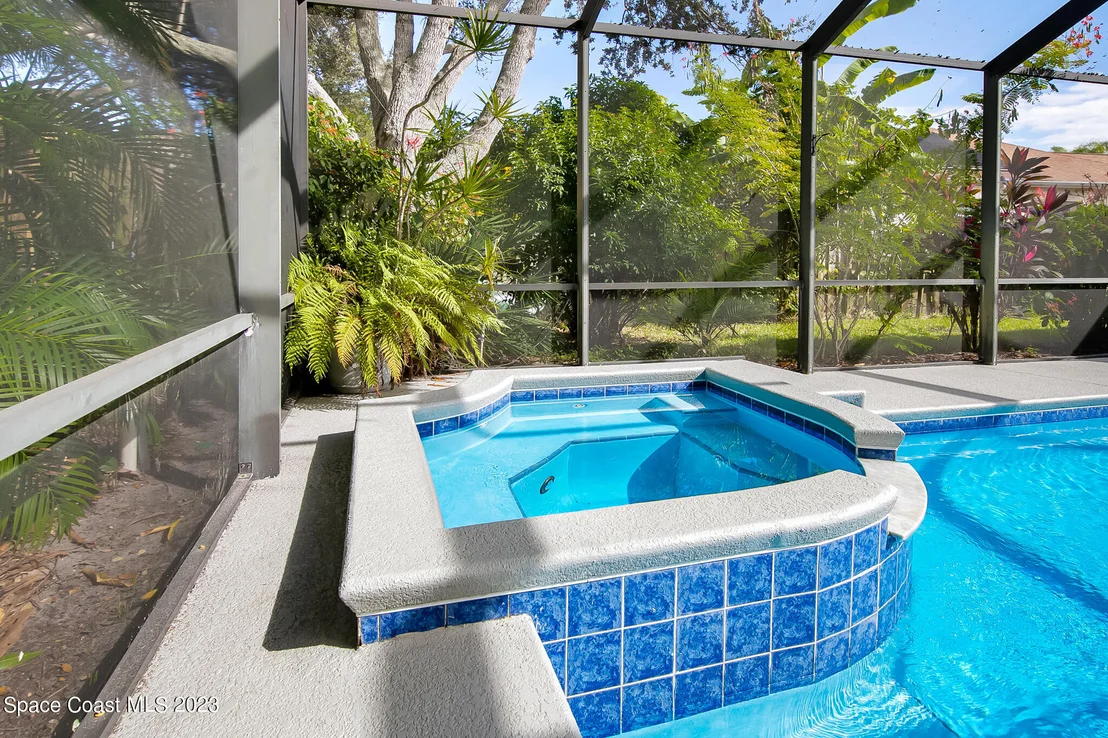 Photo of 6037 Arlington Circle