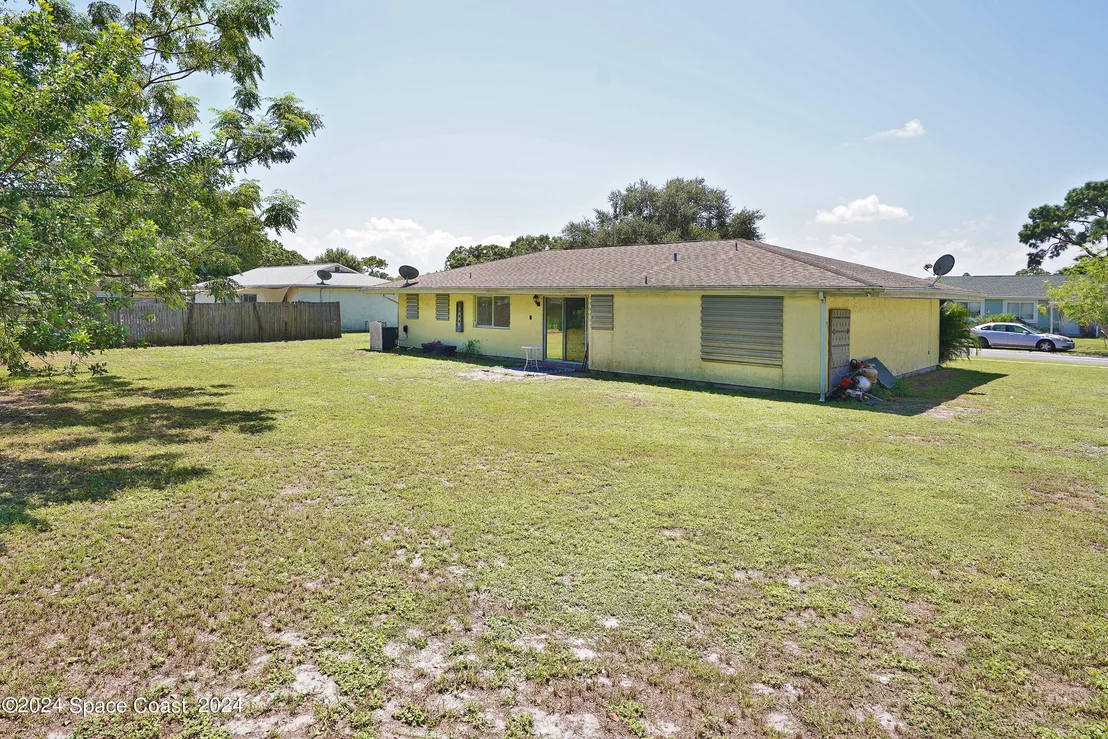 Photo of 1067 Galty Circle NE