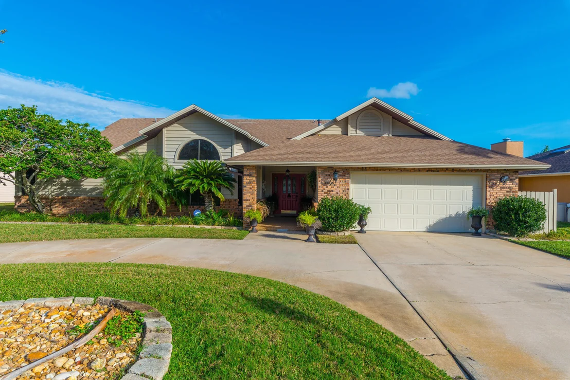 Photo of 577 Crystal Lake Drive