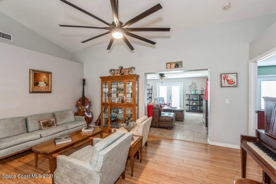 Photo of 811 Topaz Drive