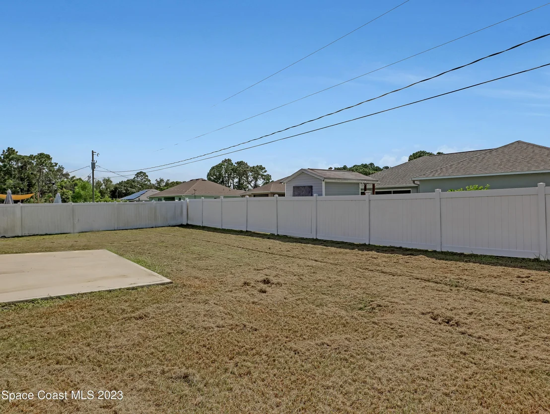 Photo of 1100 Eldron Boulevard SE