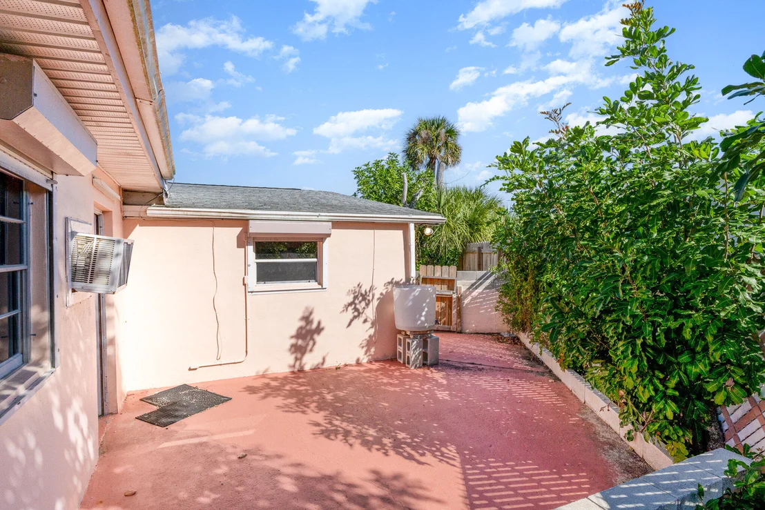 Photo of 395 Willow Drive