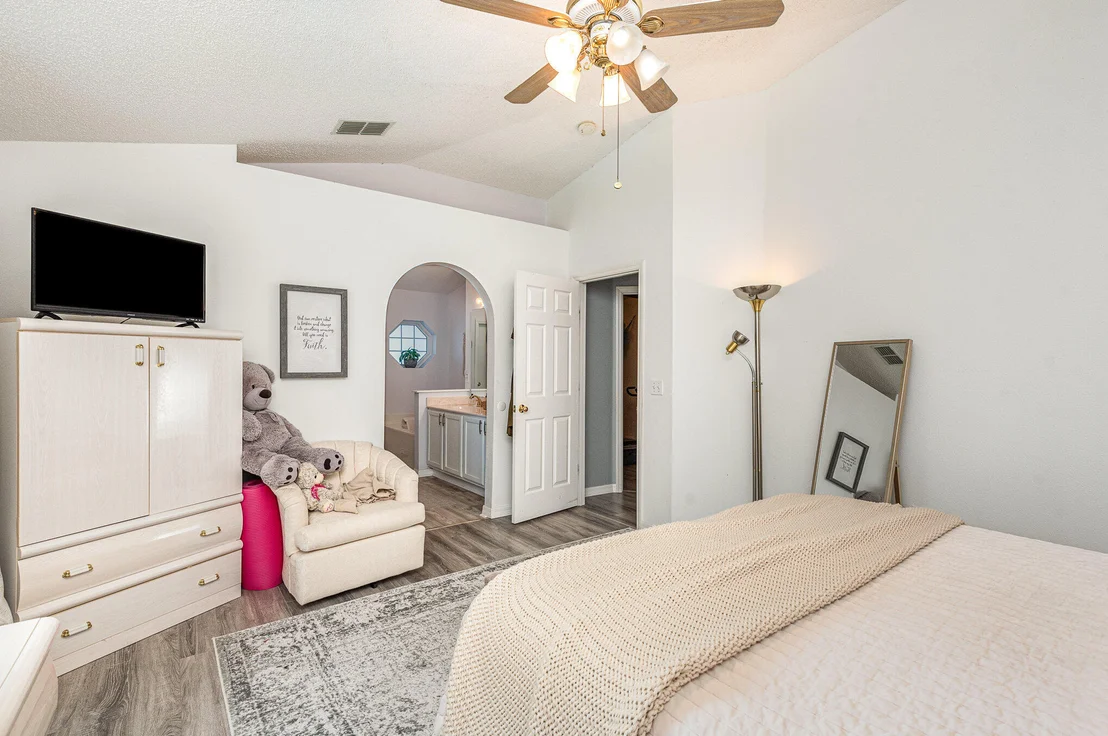 Photo of 1167 White Oak Circle