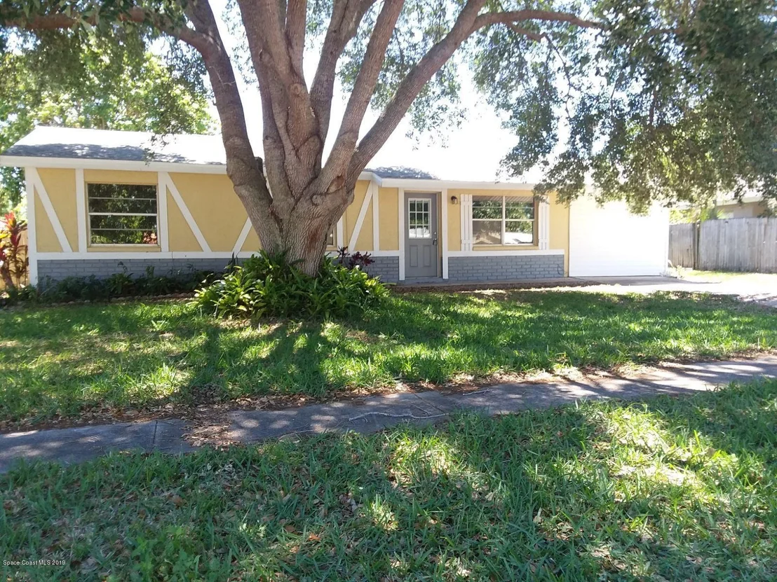 Photo of 2911 Pembroke Road