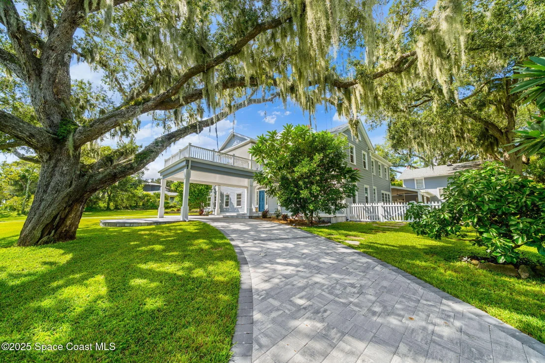 Photo of 875 N Indian River Drive