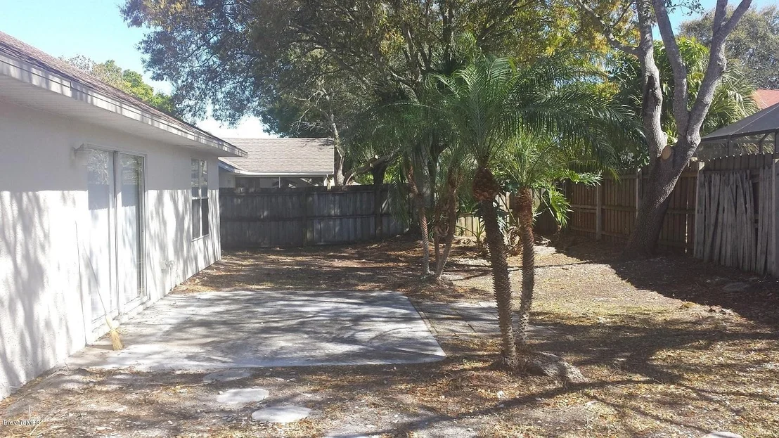 Photo of 2495 Bent Pine Street