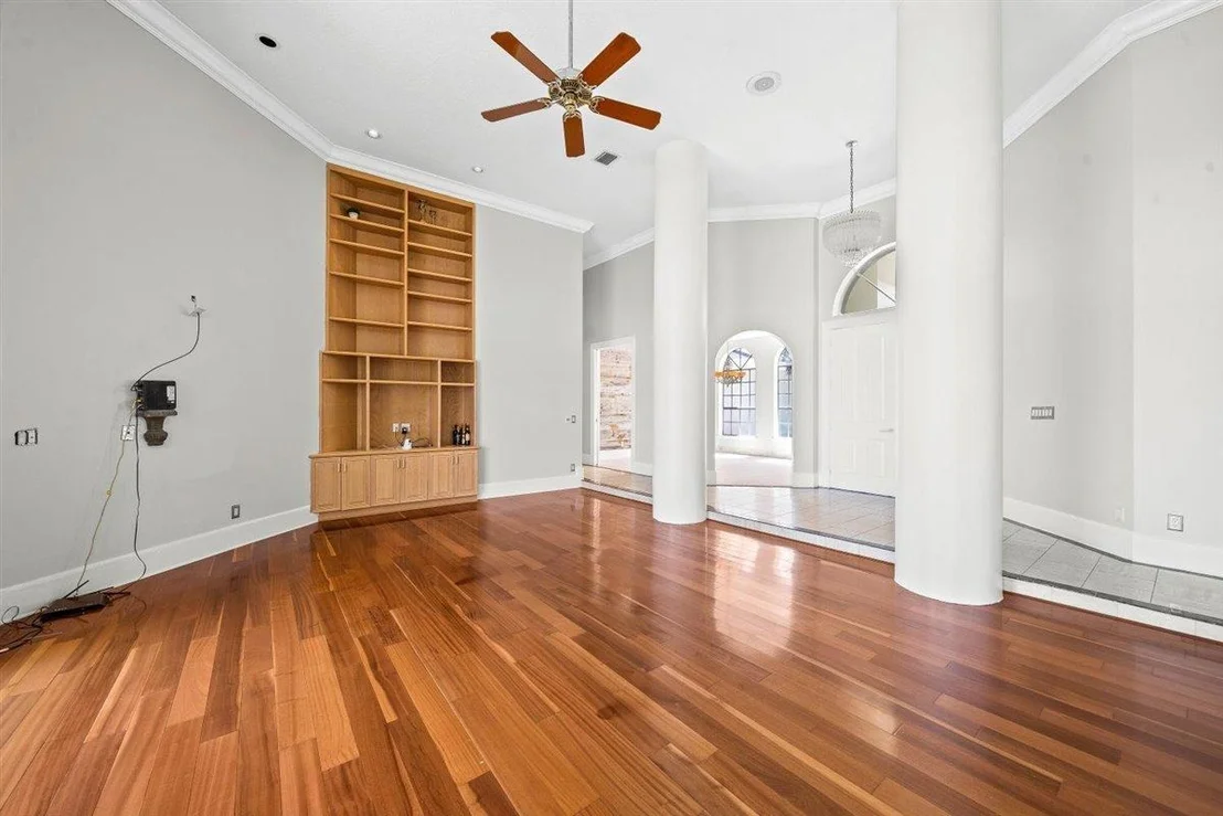 Photo of 680 Falcon Drive