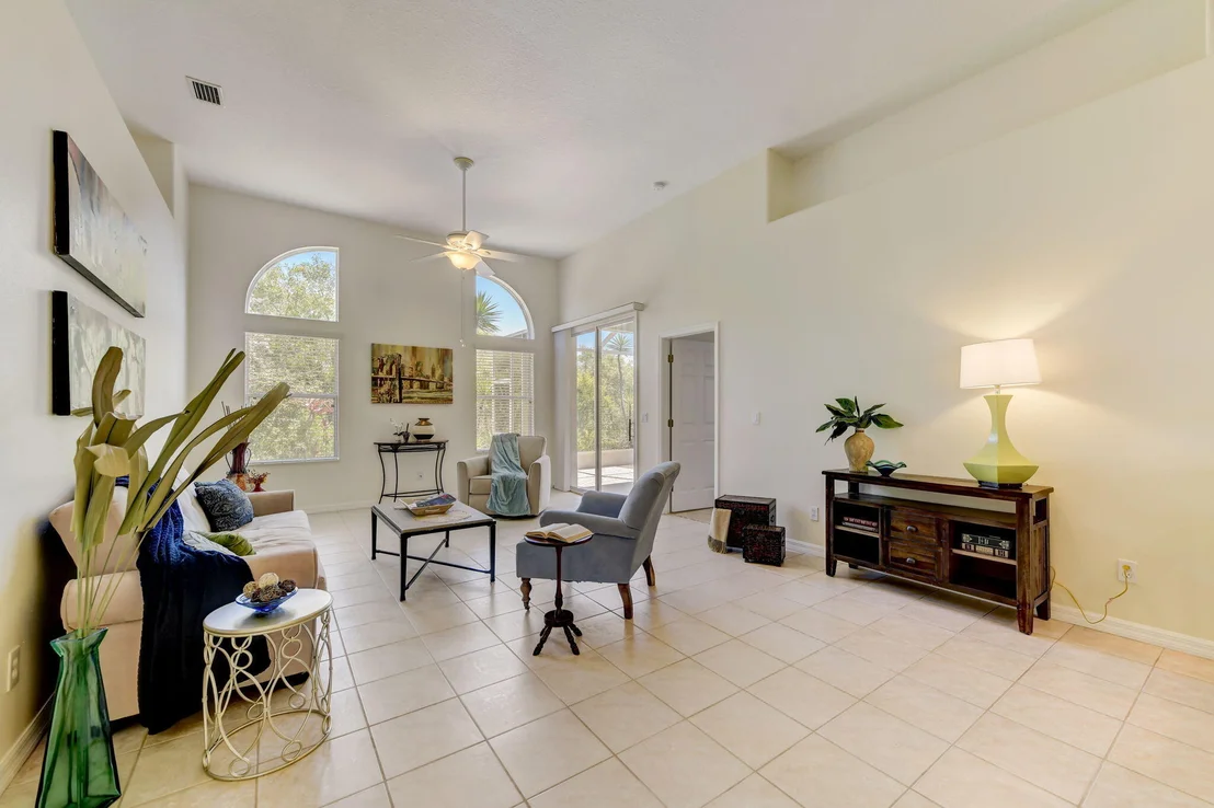 Photo of 4621 Portage Trail
