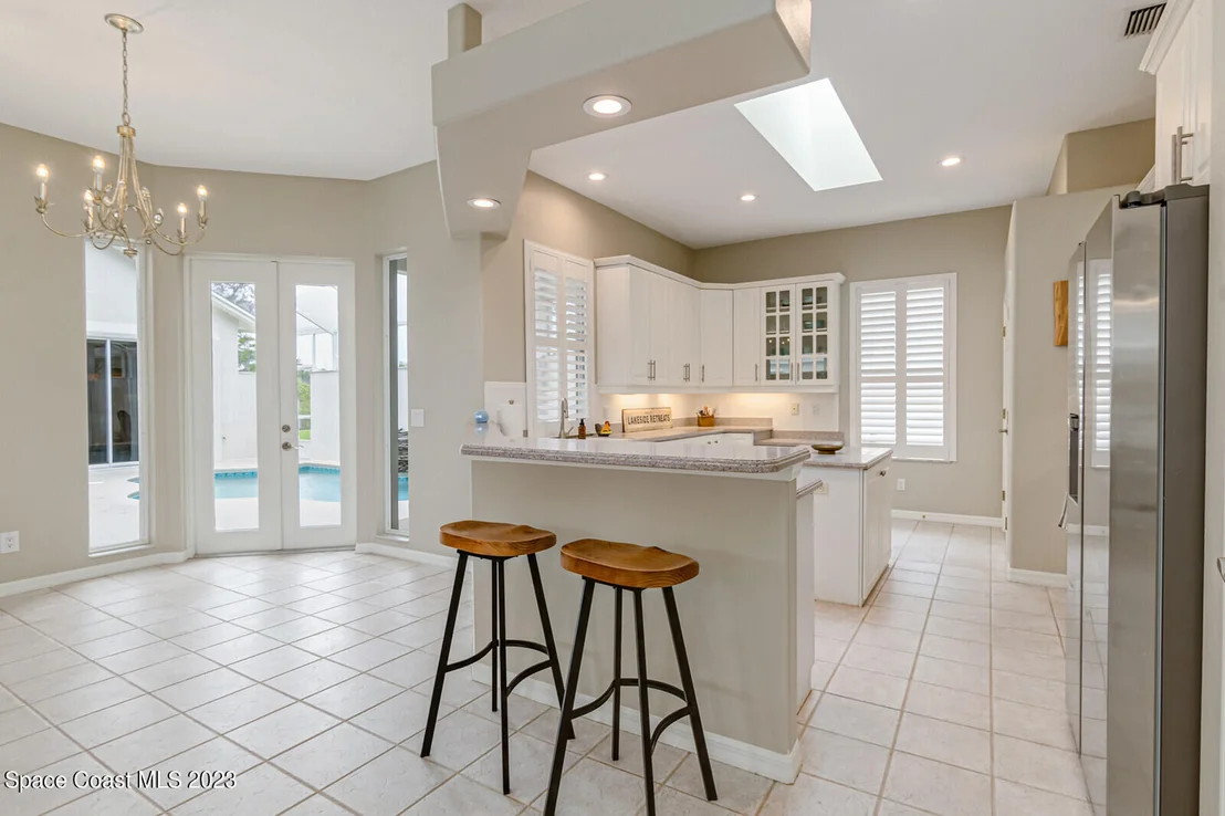 Photo of 859 Villa Drive