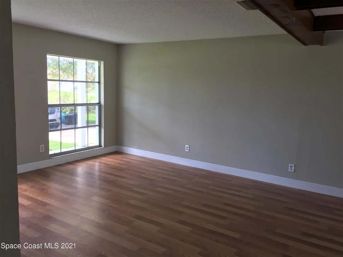Photo of 1763 Fallon Boulevard NE