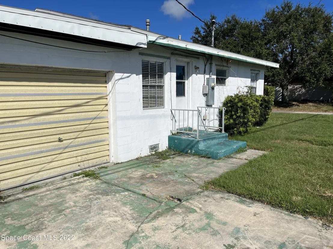 Photo of 308 Live Oak Lane