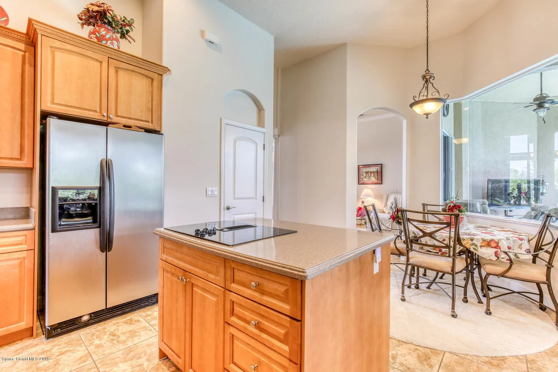 Photo of 979 Warbler Court