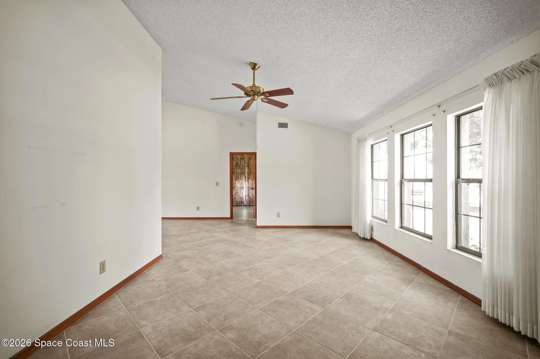 Photo of 1246 Lakeview Drive