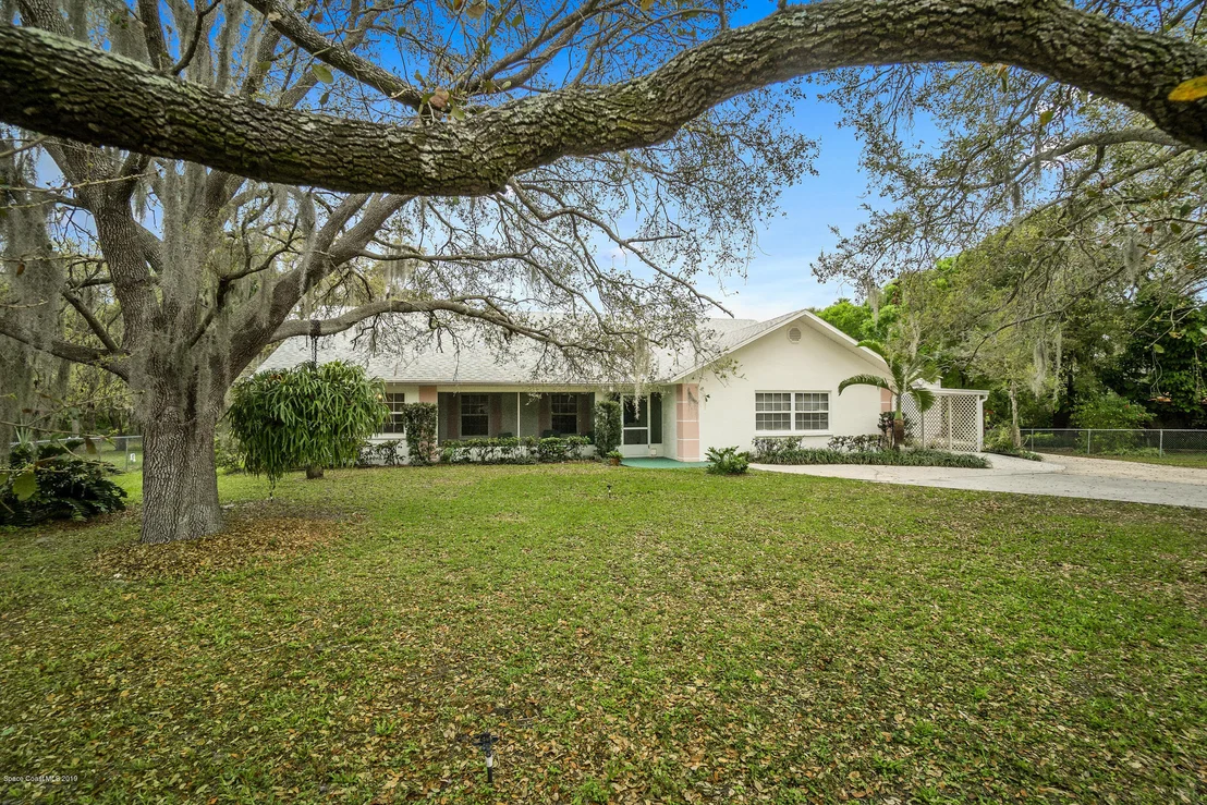 Photo of 720 Central Boulevard
