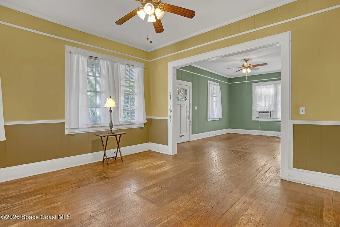 Photo of 107 Oak Street