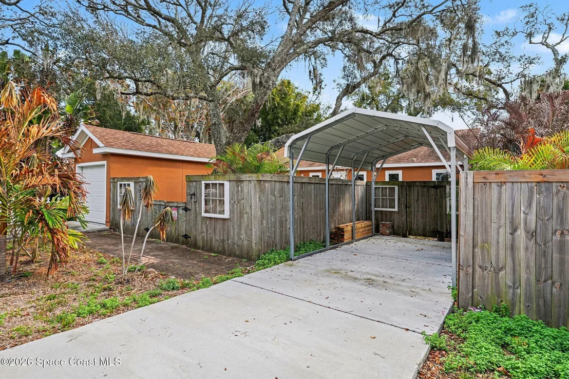 Photo of 683 Old Oak Street