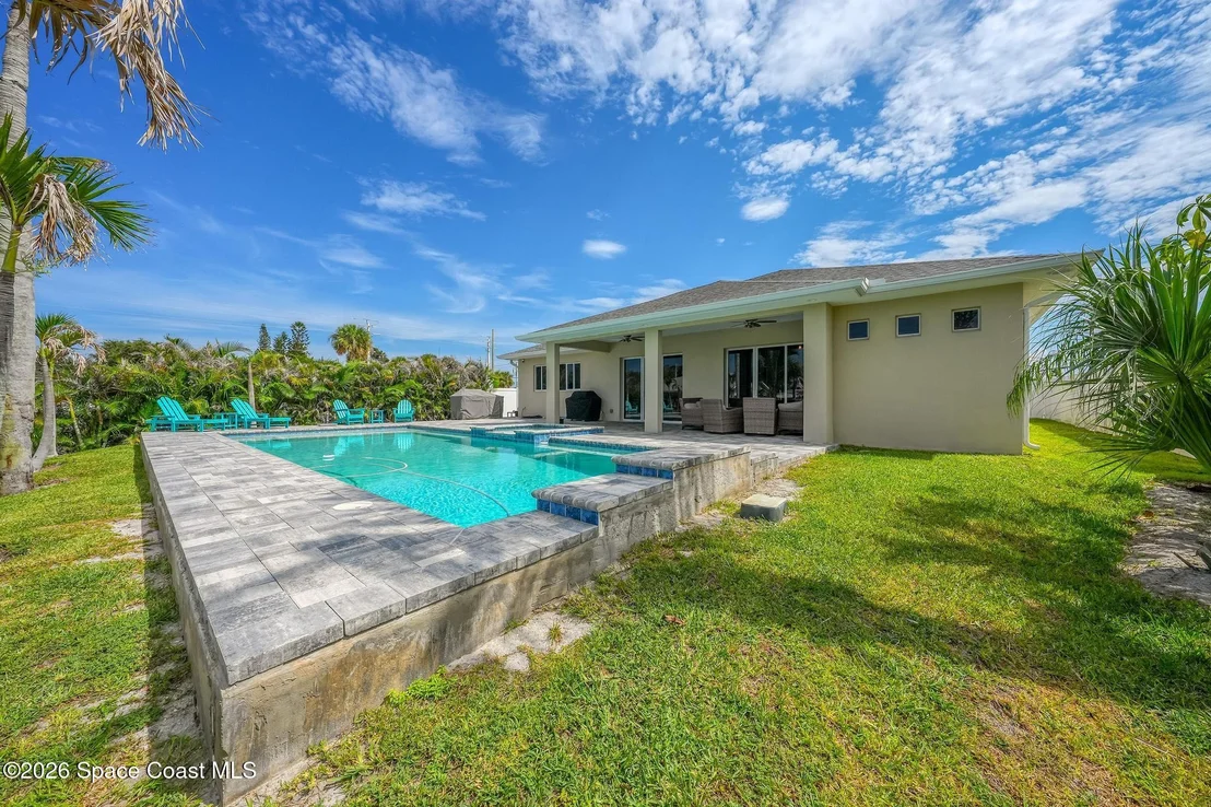 Photo of 318 Angelo Lane
