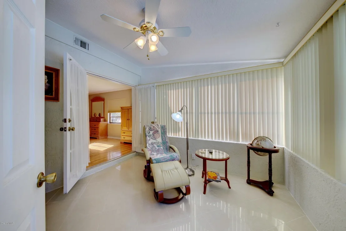 Photo of 1827 S Live Oak Drive