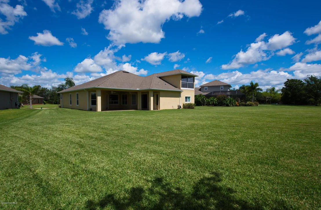 Photo of 5890 Rusack Drive