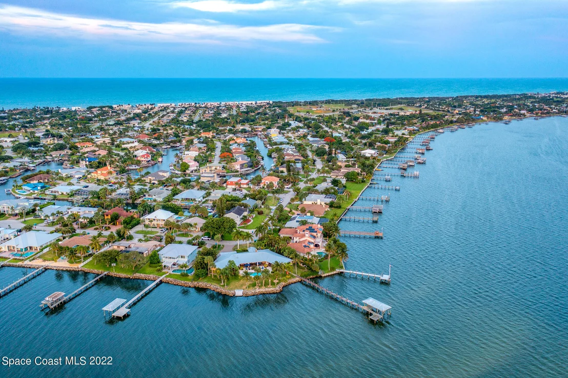 Photo of 437 River View Lane